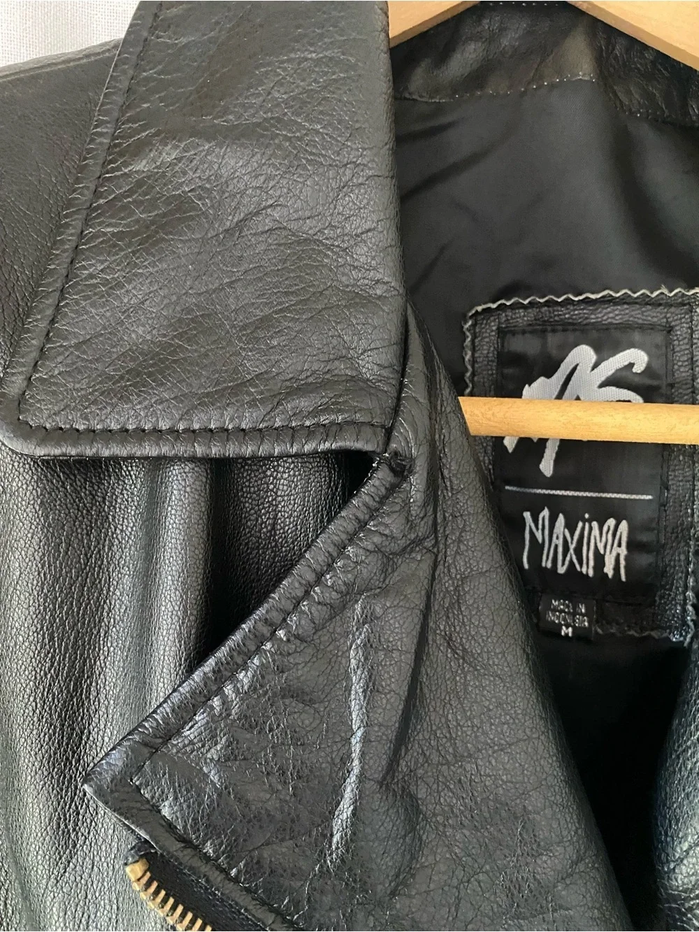 Maxima Black Leather Belted Moto Jacket size M pristine like new condition